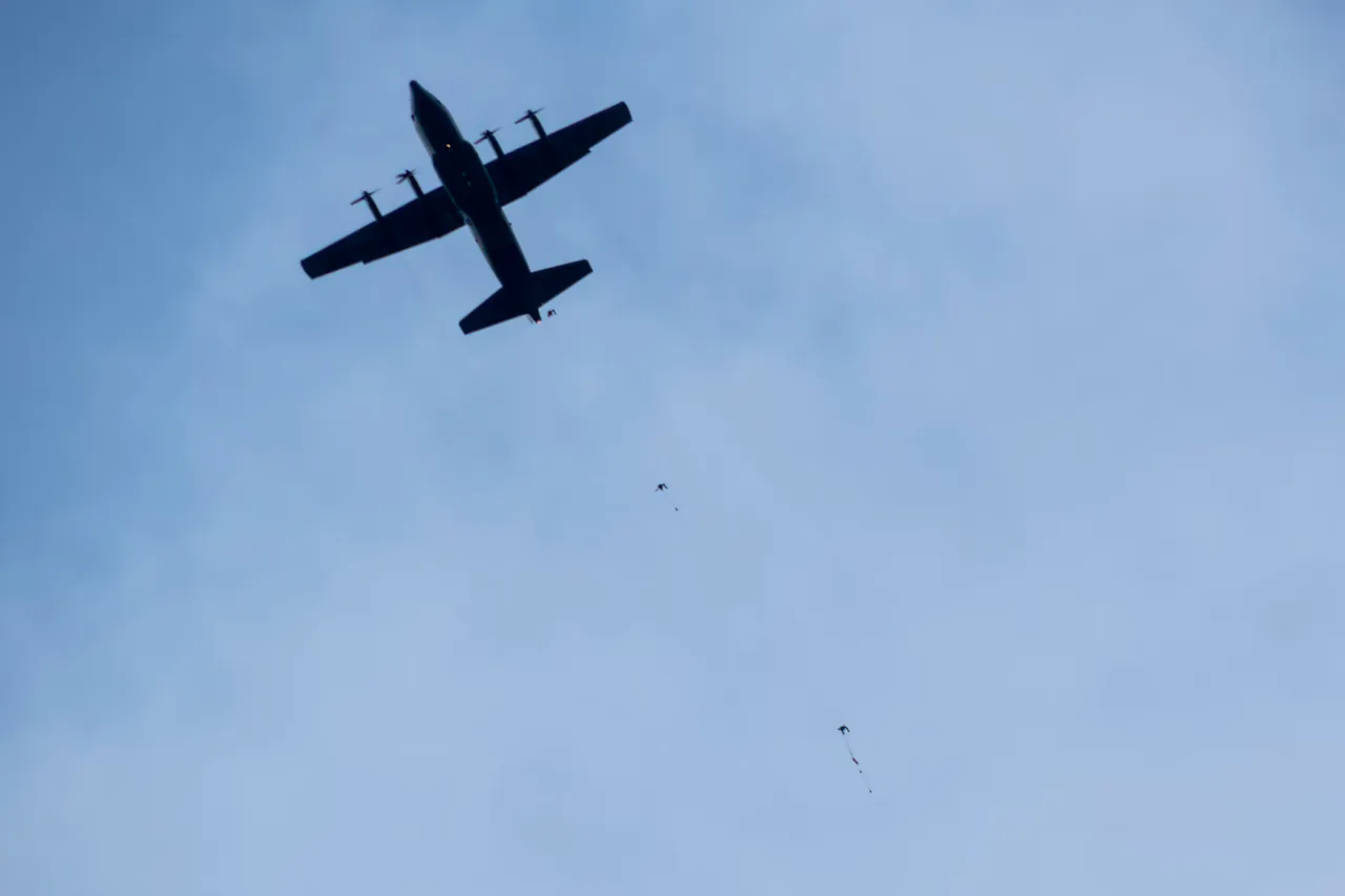 Red Lions jumping off C-130